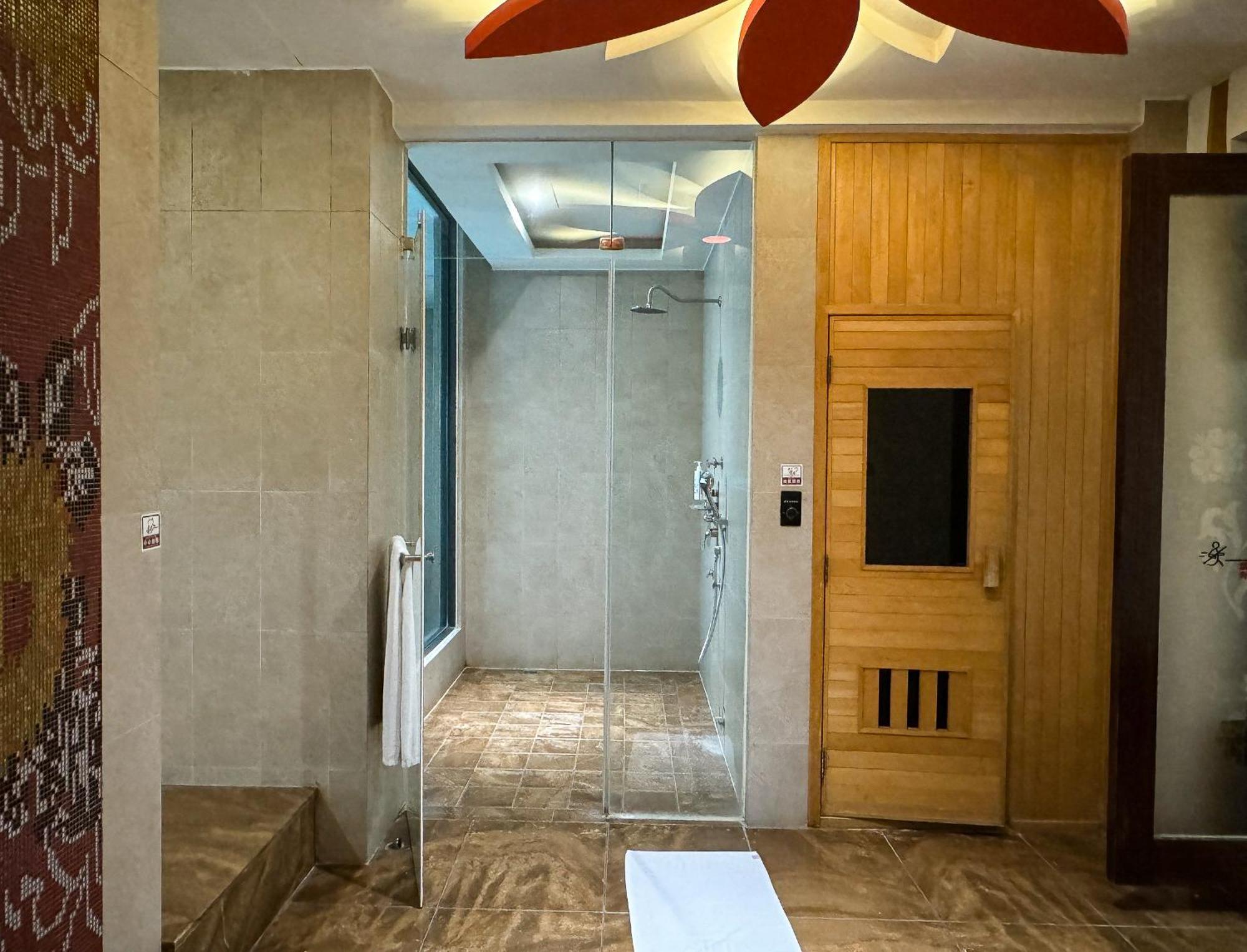 All-Ur Boutique Motel - Taichung Branch Exteriör bild