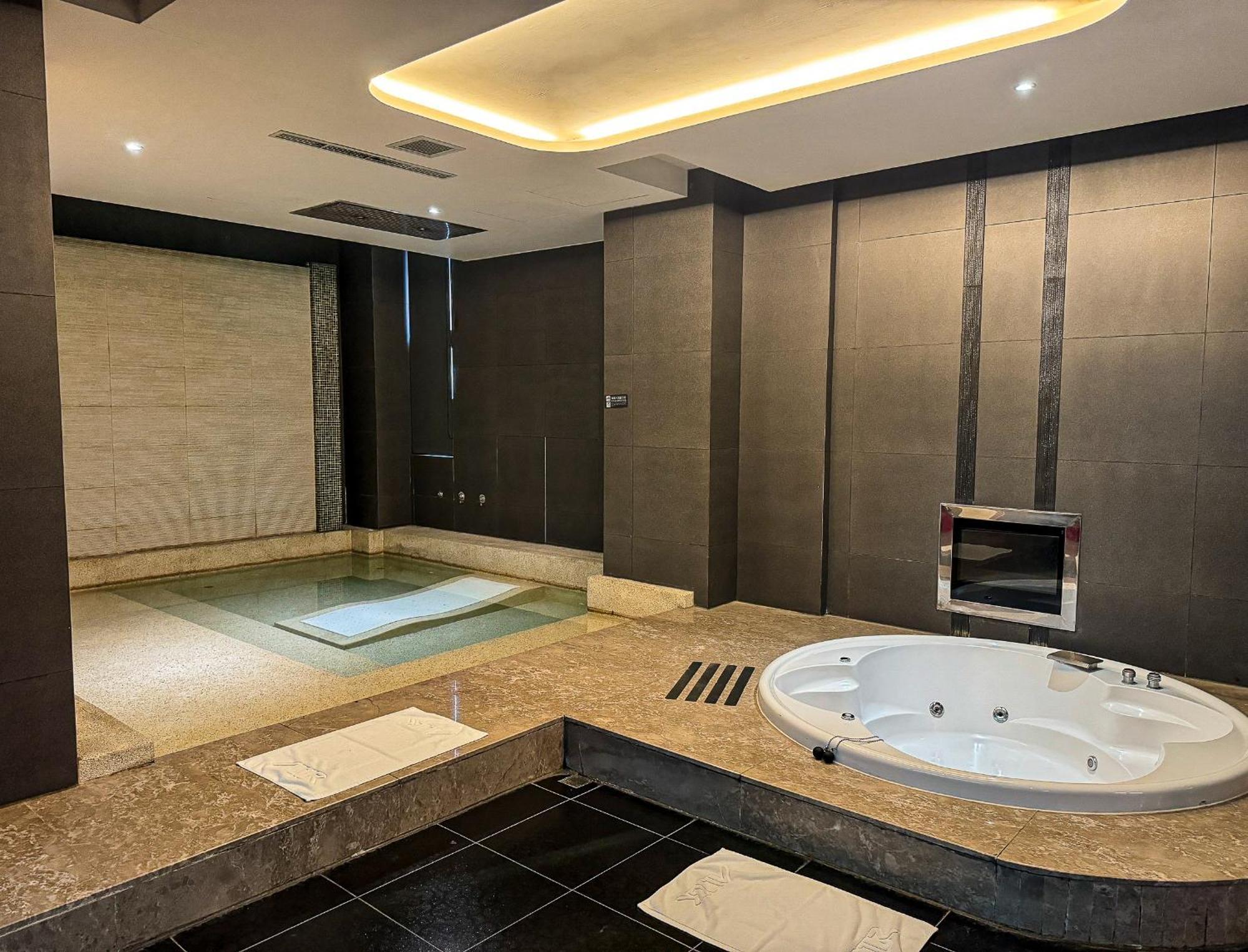 All-Ur Boutique Motel - Taichung Branch Exteriör bild