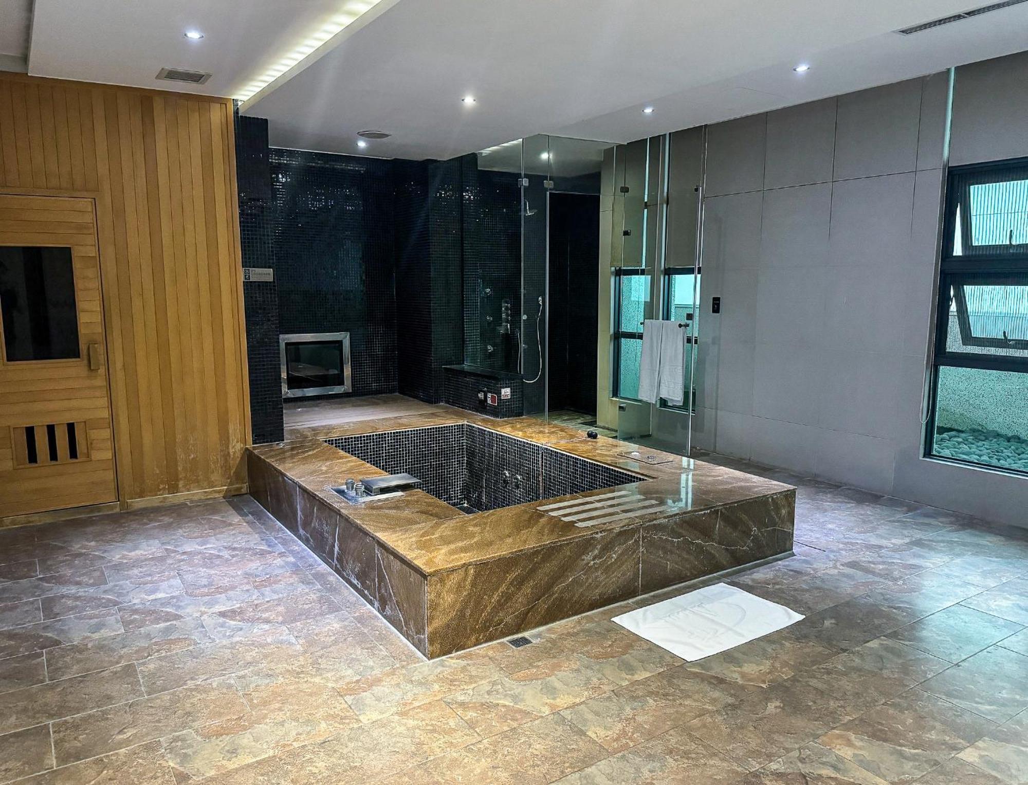 All-Ur Boutique Motel - Taichung Branch Exteriör bild