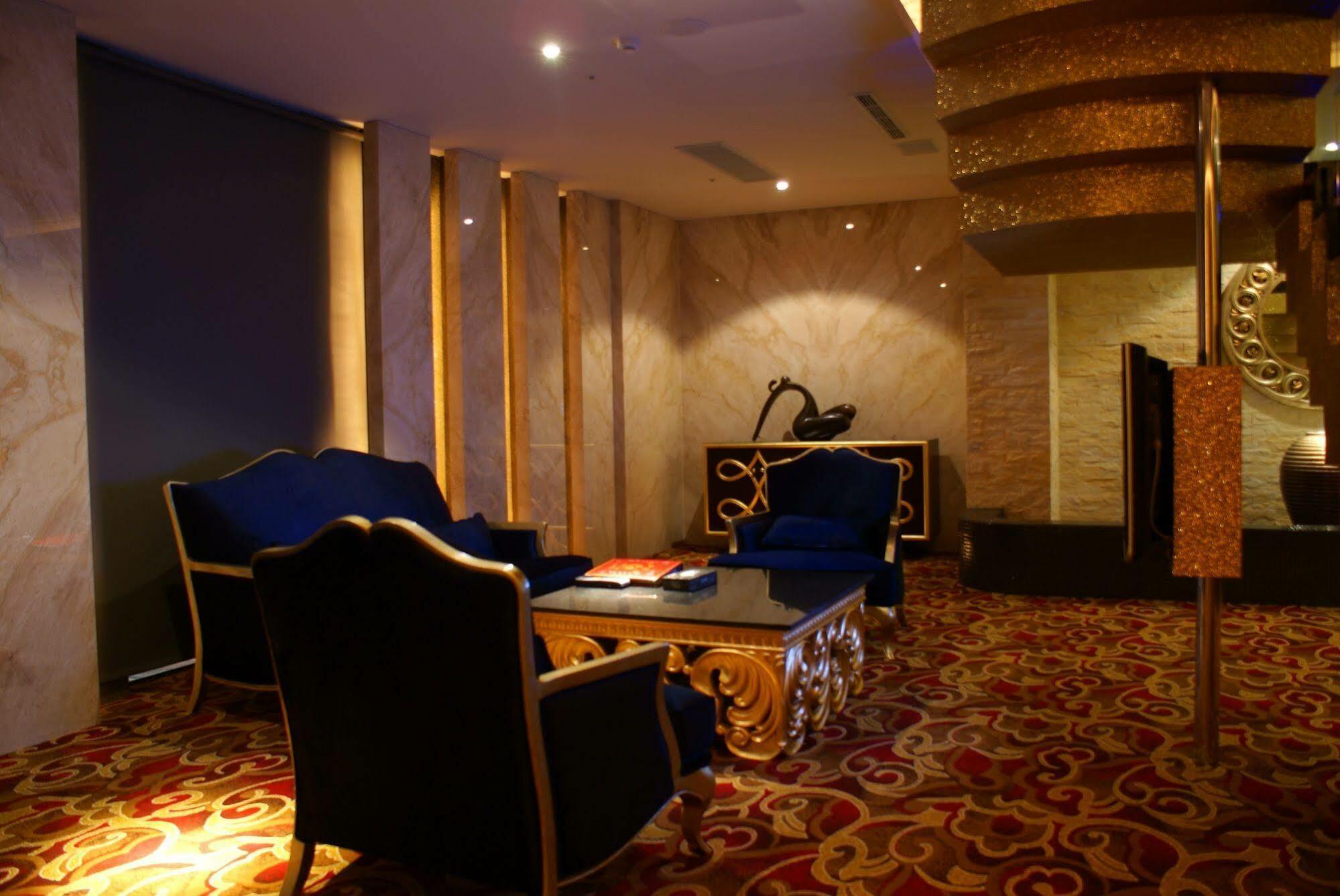 All-Ur Boutique Motel - Taichung Branch Exteriör bild