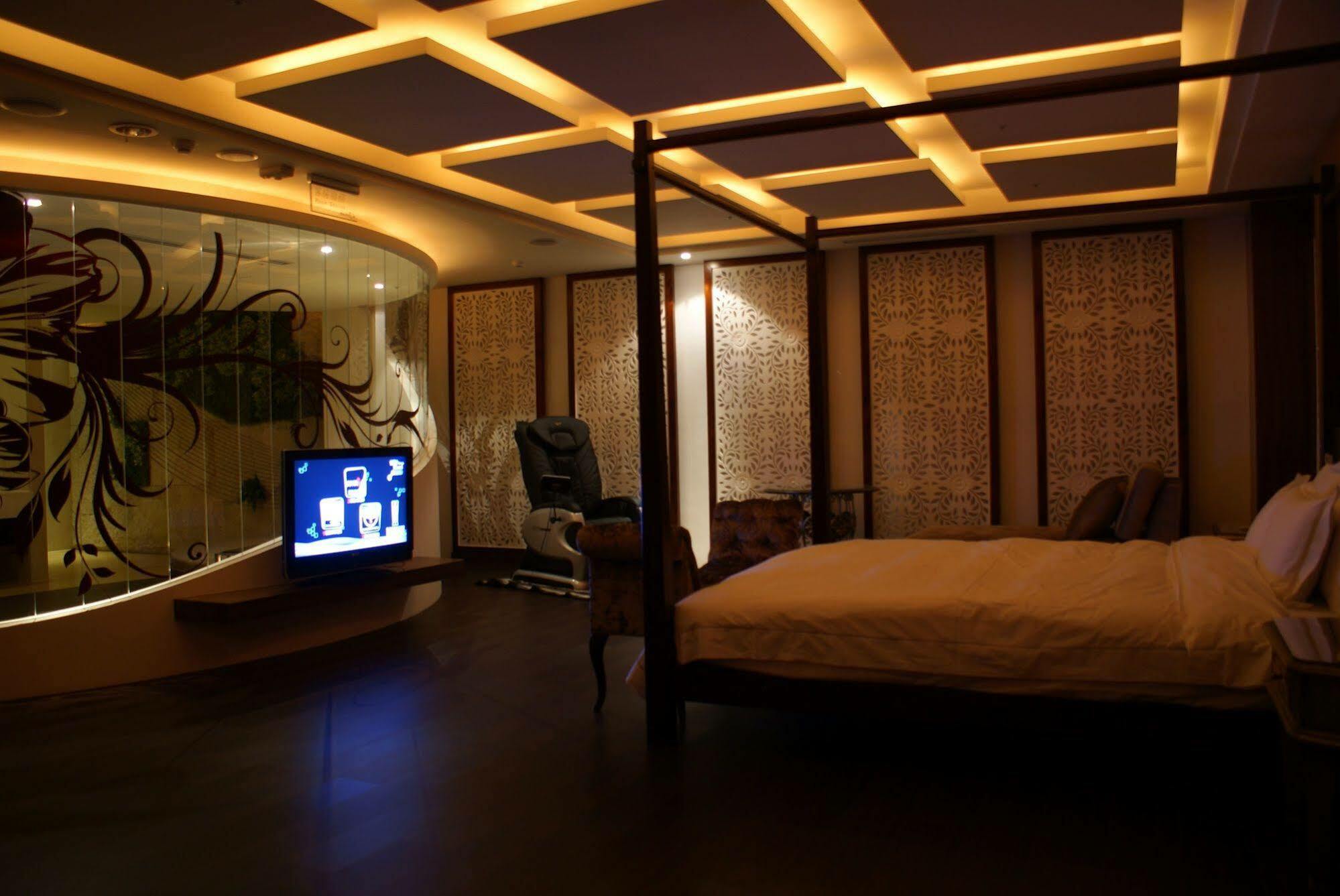 All-Ur Boutique Motel - Taichung Branch Exteriör bild