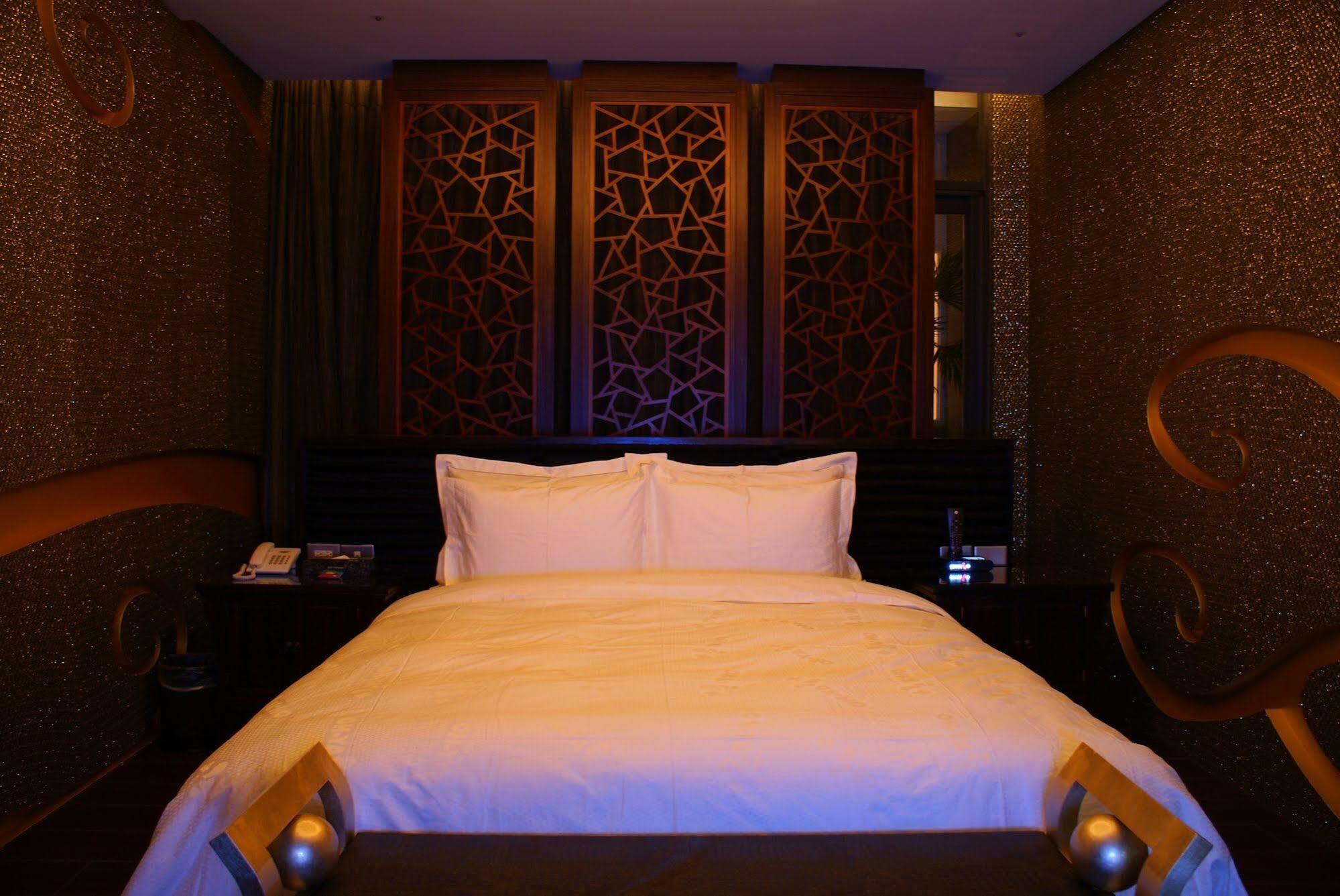 All-Ur Boutique Motel - Taichung Branch Exteriör bild