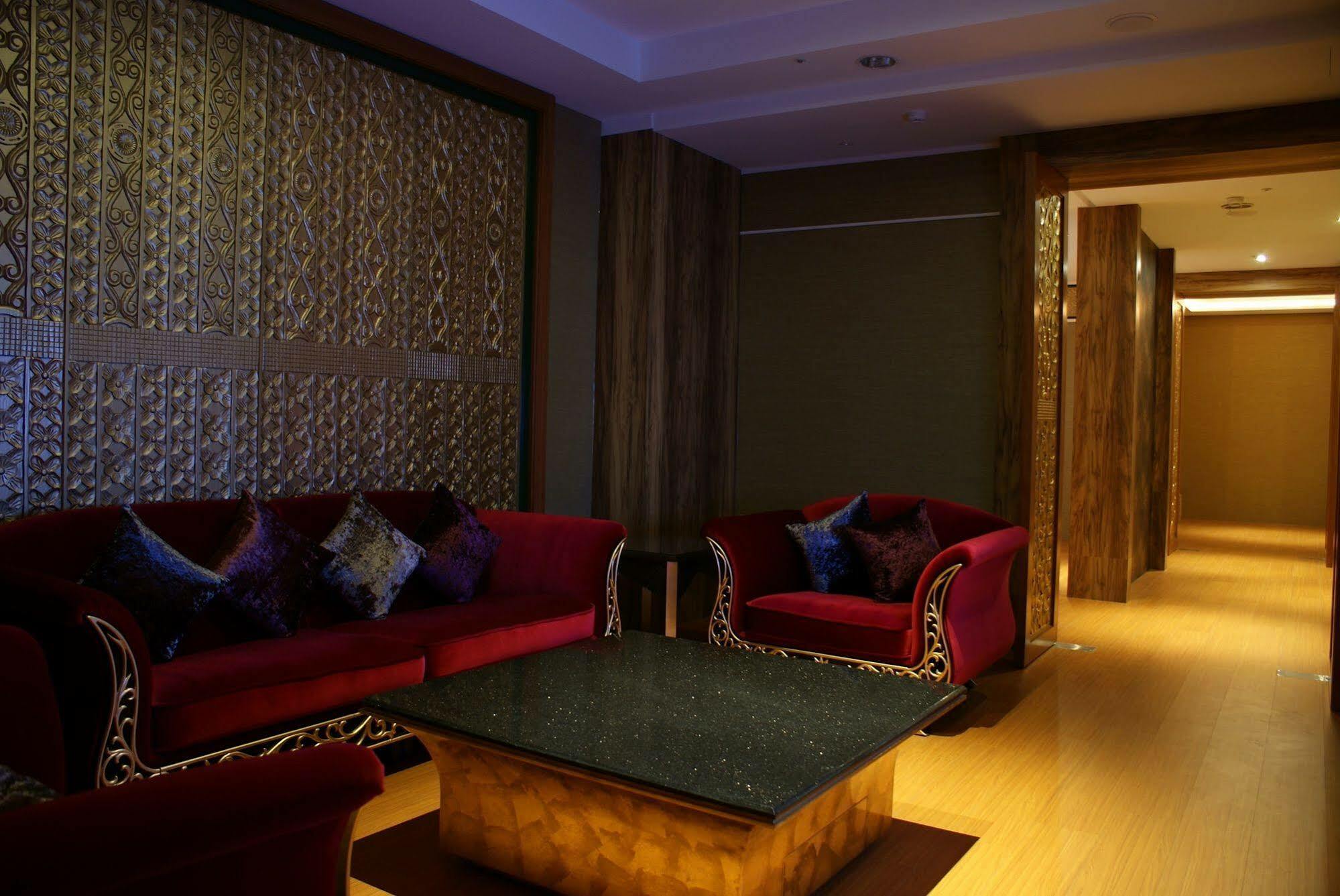 All-Ur Boutique Motel - Taichung Branch Exteriör bild